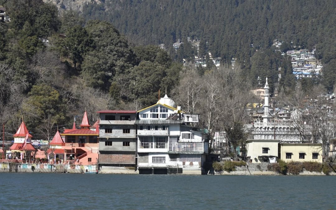 Luxurious lake view homes at Lake View Paradise